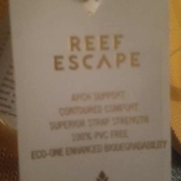 🎉Sale $14 Reef Thong Flip Flops - Picture 6 of 6